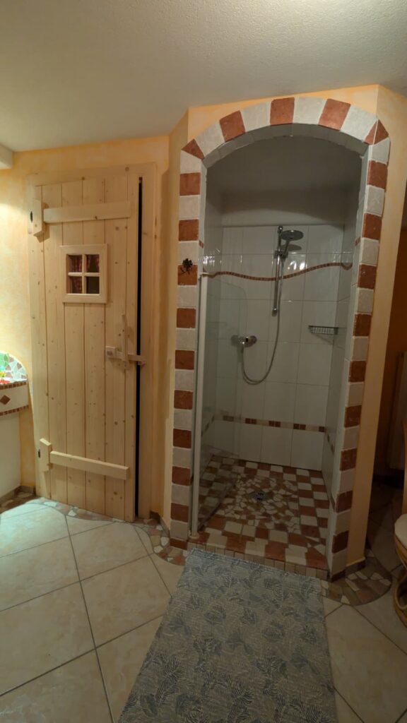 gemütlicher Saunabereich von Landhaus Wiederkehr in Ramsau am Dachstein.